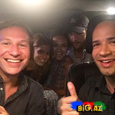 Taksi sürücüsünün ulduz müştəriləri - FOTO