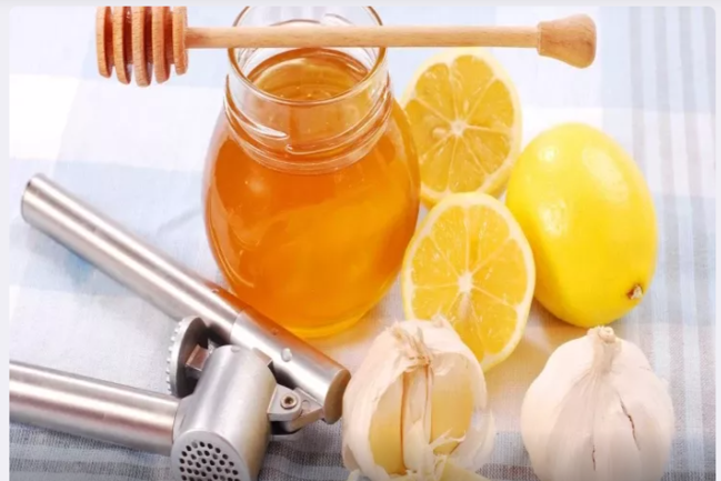 Sarımsaq və bal - immunitet və ürək sağlamlığı üçün təbii maddə