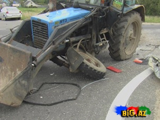 Traktorla minik avtomobili toqquşdu, 1 nəfər öldü