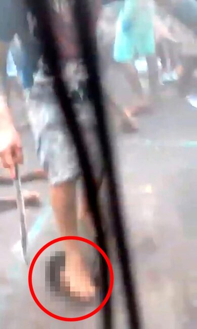 57 nəfərin qətlə yetirildiyi həbsxanada DƏHŞƏT - Başlarını kəsib, top əvəzi... - +16 FOTO