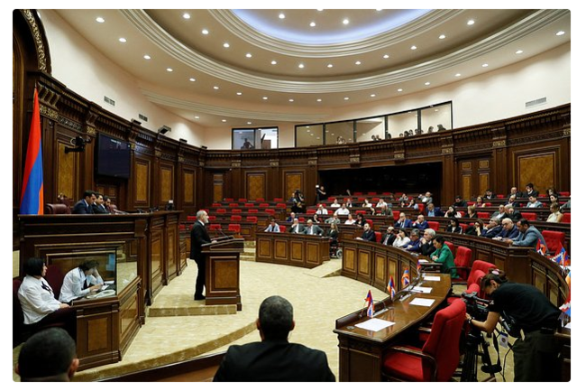 Ermənistan kəşfiyyatı: Rusiyaya qarşı sanksiyalar iqtisadi risk yaradır