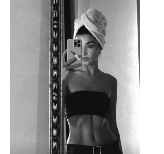 Hande Erçel hamam sonrası paylaşımı ilə diqqət çəkdi