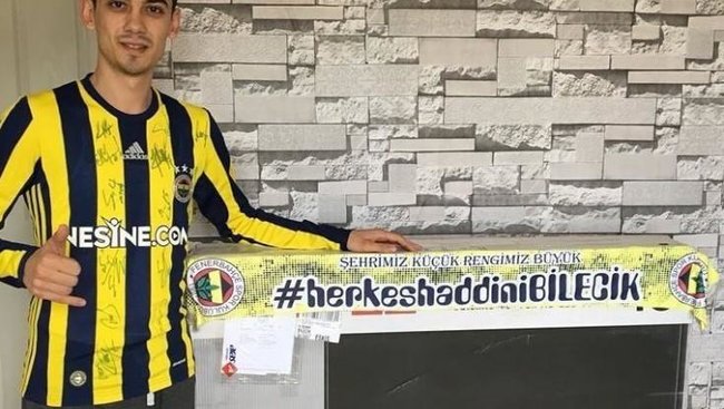 Televizorunu sındıran "Fenerbahçe"li azarkeşə görün nəHƏDİYYƏ EDİLDİ