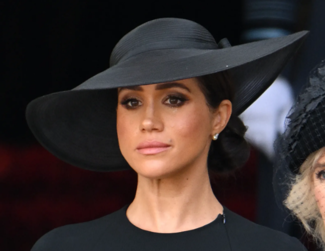 Kraliçanın dəfnində Diana izləri...