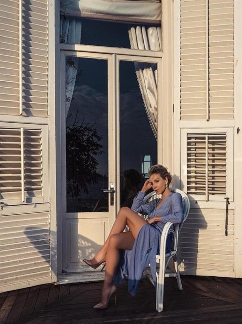 Məşhur aparıcıdan ehtiraslı - FOTOLAR