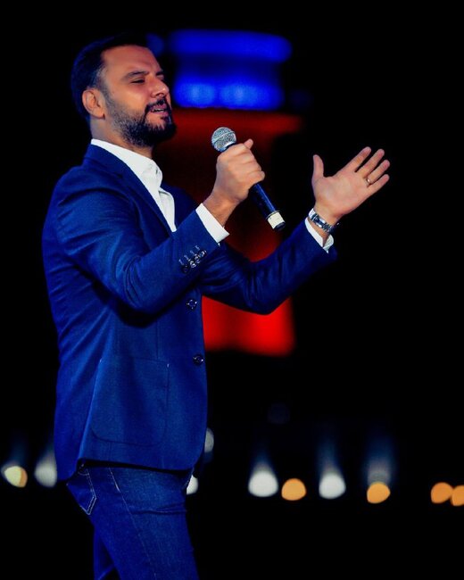 Alişan Bakı konsertində "Qarabağ maralı"nı canlı oxudu