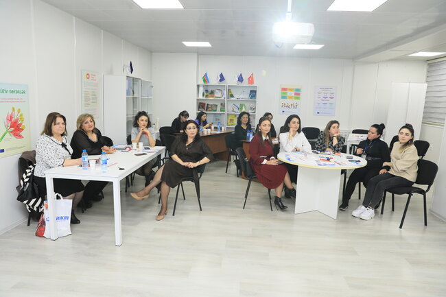 "Genderyönümlü pedaqogika" üzrə təlimləndirilən 400-ə yaxın müəllim təhsil sistemində gender bərabərliyini təşviq edəcək