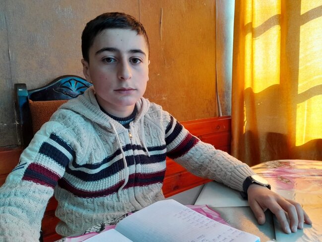 Bir video ilə məşhurlaşan 13 yaşlı məktəblini tanıyaq - FOTOLAR