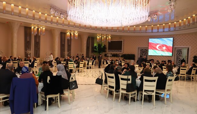 Nərimanov rayonunda Ramazan bayramı ərəfəsində iftar süfrəsi təşkil olunub