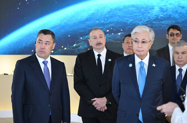 Prezident həmkarları ilə Türküstanı gəzdi - Fotolar