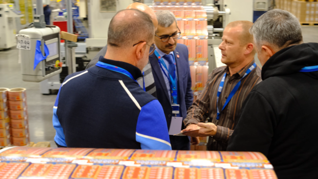 Media nümayəndələri İngiltərədə "Poz-Qazan" biletlərinin çap olunduğu fabrikdə - FOTO/VİDEO