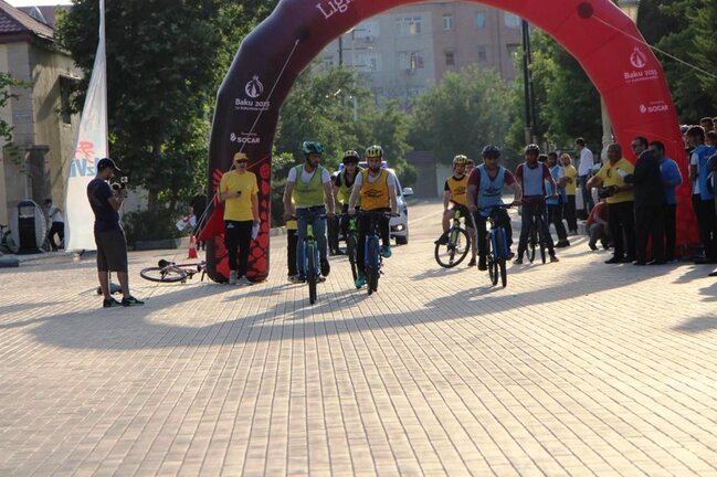 Yevlaxda velosiped yarışı keçirilib