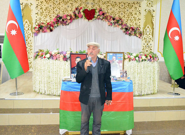 Müdafiə Nazirliyinin rəhbər heyəti şəhidlərimizin dəfn və yas mərasimlərində iştirak edib - FOTO