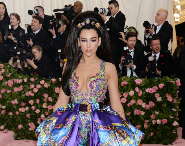 Saç düzümləri ilə gündəm olan ULDUZLAR - FOTO