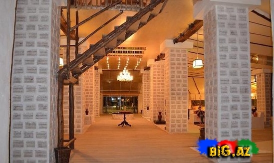 Burada divarları yalamaq olmaz - FOTO