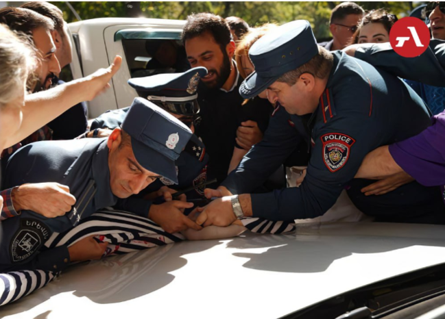 Ermənistan xalqı Paşinyanın həbsini tələb edir