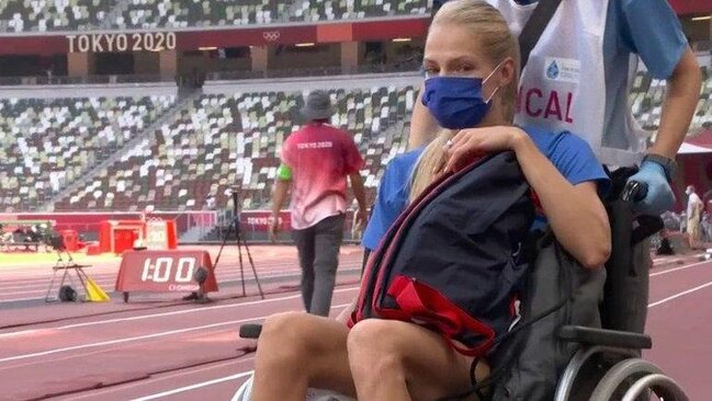 Tokio-2020: Rusiyalı idmançı stadionu əlil arabasında tərk edib - FOTO