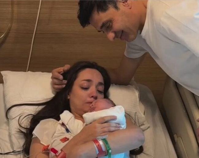 Cansel Elçin və Zeynep Tuğçe Bayat oğulları Atlas dünyaya gəldi