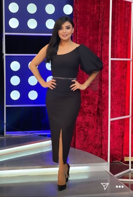 Vüsalə görünüşü ilə GÖZ QAMAŞDIRDI - FOTO