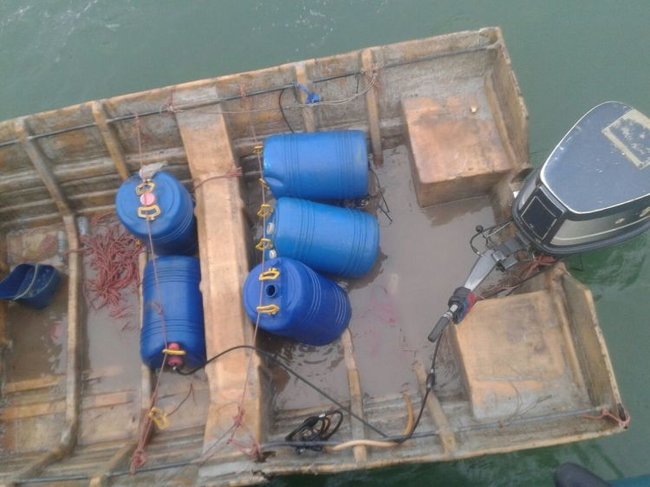 Azərbaycan İran gəmisinə atəşi açdı - FOTOLAR