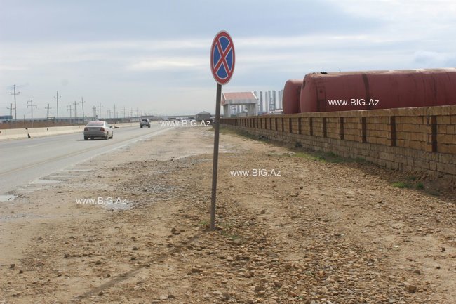 Qanunsuz olduğu iddia edilən yol nişanı sürücüləri narazı saldı - ŞİKAYƏT