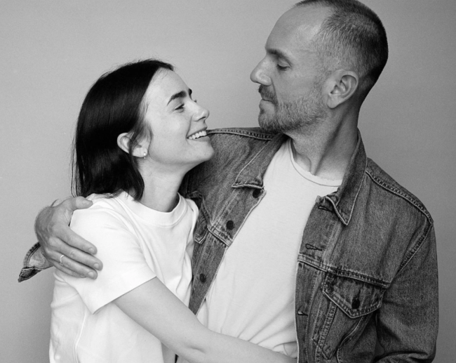 Aktrisa Lili Kollinz surroqat analıq yolu ilə uşaq dünyaya gətirib