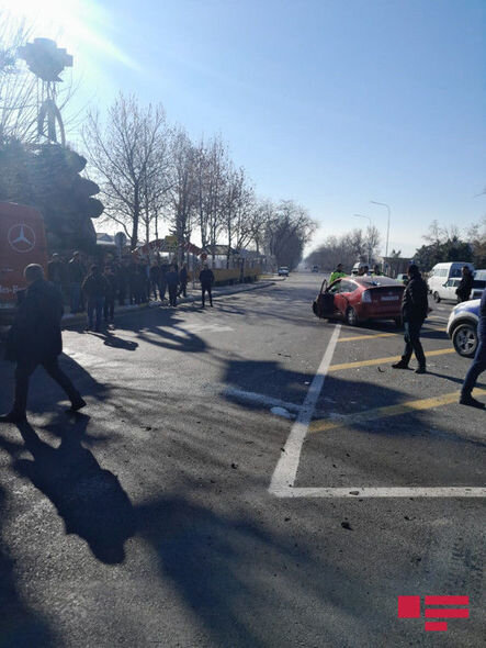 Şəkidə mikroavtobus qəzaya uğradı: Xəsarət alanlar var - FOTO