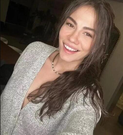 Demet bu dəfə makiyajsız halı ilə diqqət çəkdi - FOTO