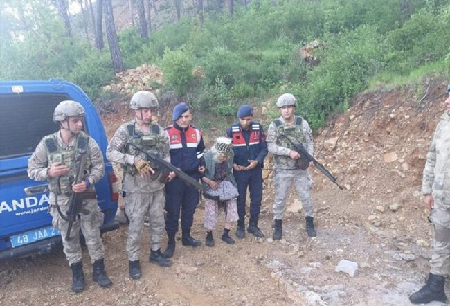 Meşədə itkin düşdü, 7 saat sonra tapılanda... - FOTOLAR
