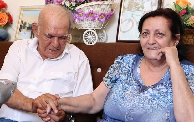 "Qocalar evi"ndə yaşayan cütlüyün 48 illik sevgisi: Mənsiz bir gün də qala bilməz - VİDEO