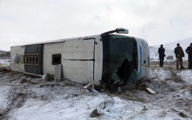 Türkiyədə sərnişin avtobusu aşdı - 43 yaralı