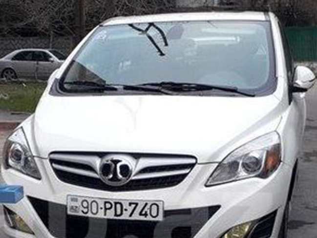 Azərbaycanlı teleaparıcının avtomobilini qaçırdılar - FOTO