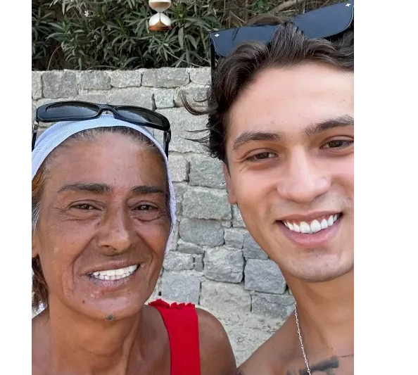 Yıldız Tilbe makiyajsız görüntüsü ilə gündəm oldu