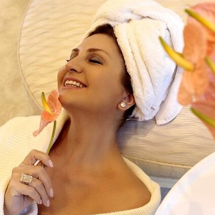 49 yaşlı Sibel Can "hamam" fotolarıyla "İnstagram"ı PARTLATDI - FOTOLAR