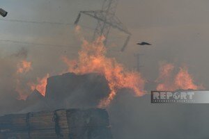 Bakıda taxta bazarında baş verən yanğın yerindən FOTOLAR