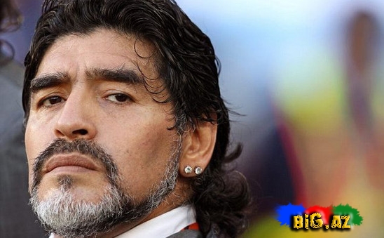 Maradona ispan hakimi tənqid etdi