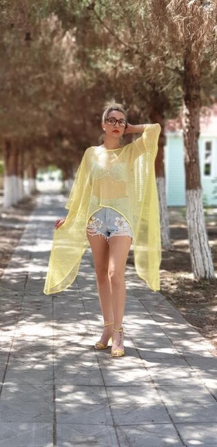 Kəmalə alt paltarında küçəyə çıxdı — FOTOLAR