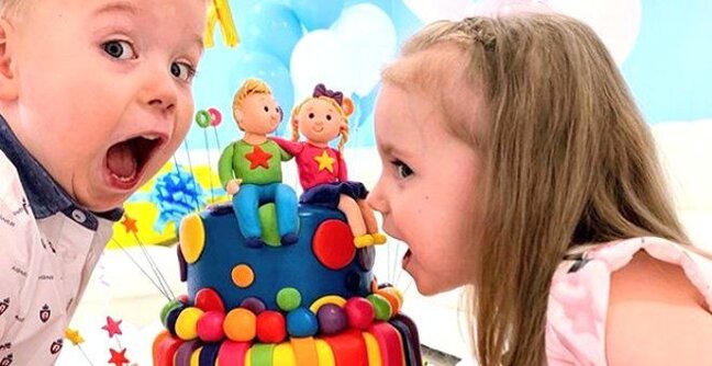 Bu bacı və qardaş YouTube-dan milyonlar qazanır - FOTOLAR