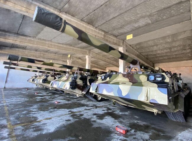 Müdafiə naziri bu bazanın döyüş hazırlığını yoxladı - FOTO