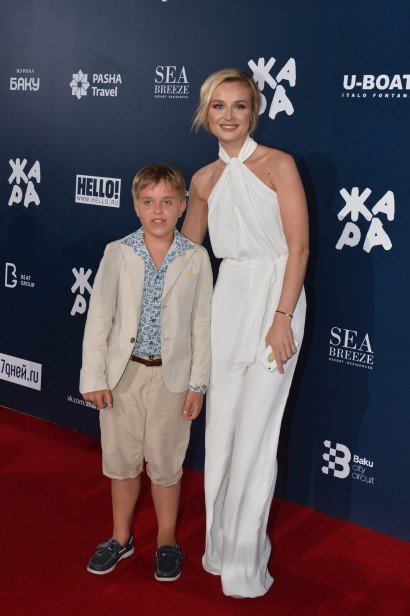 Polina Qaqarina ana olacaq