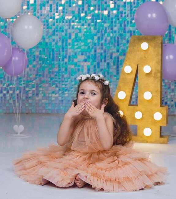 "Fəlakət" 4 yaşlı qızının fotolarını paylaşdı