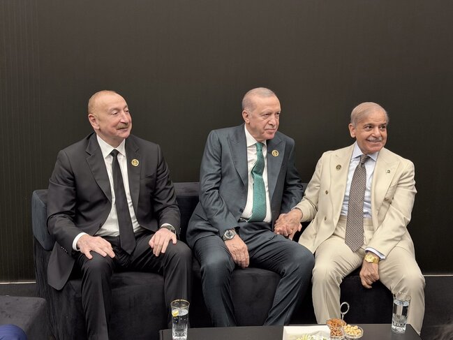 Liderlərin səmimi görüşündən - Fotolar