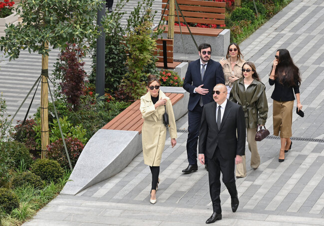 Prezidentlə ailəsi İslam Səfərli küçəsinin açılışında