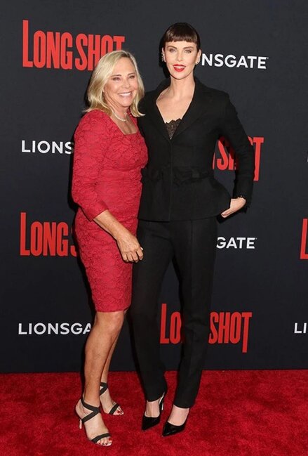 "Anam atamı öldürdü, ertəsi gün məni geyindirib məktəbə göndərdi" - Fotolar