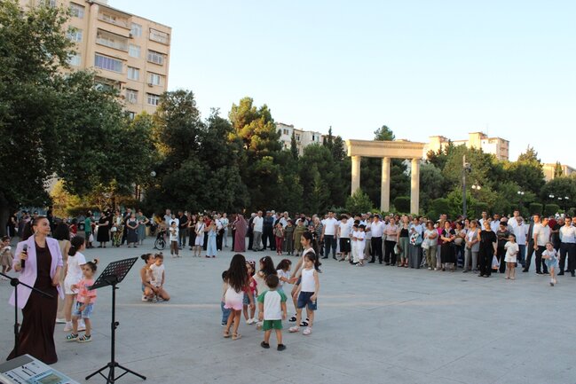 Paytaxtda yenə axşam konsertləri təşkil edildi - Fotolar