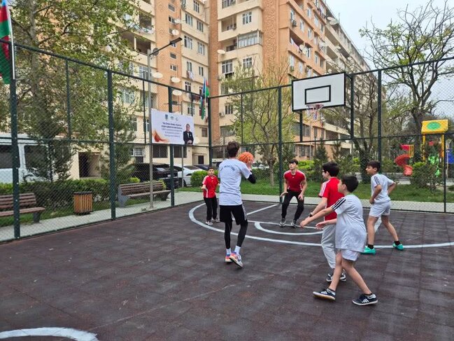 Paytaxtın abad məhəllələrində basketbol yarışları keçirilir