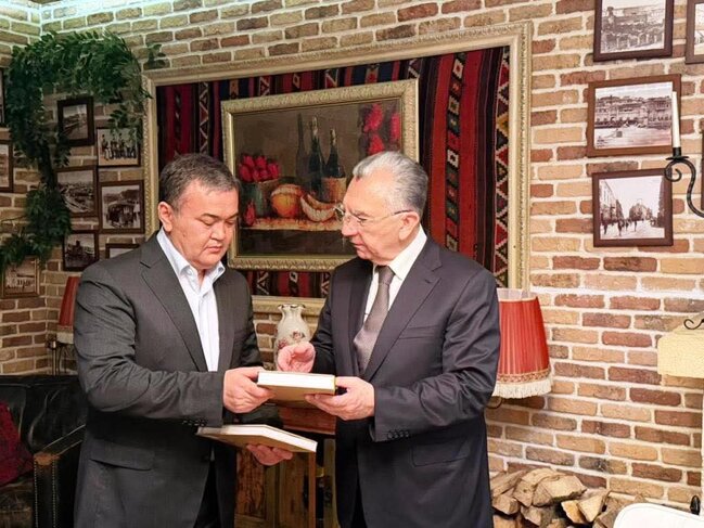 Eldar Əzizov Dubay haqqında