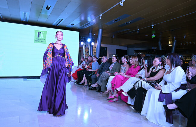 Alyona Əliyeva moda nümayişini izlədi - Fotolar