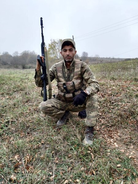 İnternatda böyüyən qəhrəmanımız məşhur FOTOLARından DANIŞDI