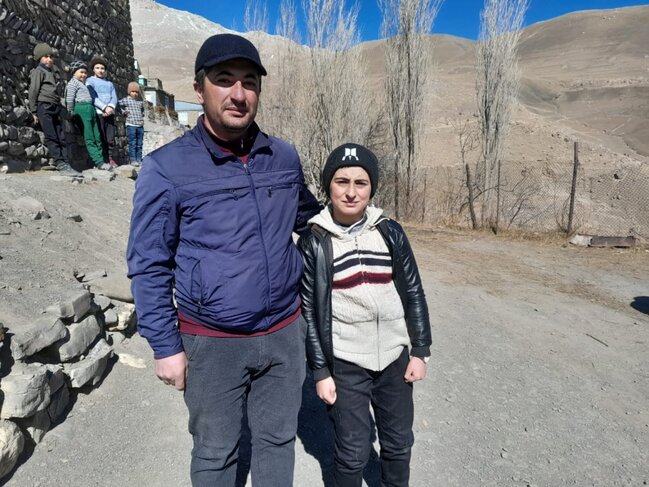 Bir video ilə məşhurlaşan 13 yaşlı məktəblini tanıyaq - FOTOLAR